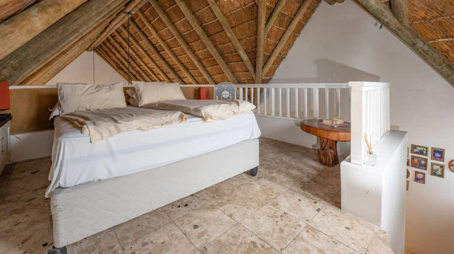 4 Bedroom Property for Sale in Struisbaai Western Cape